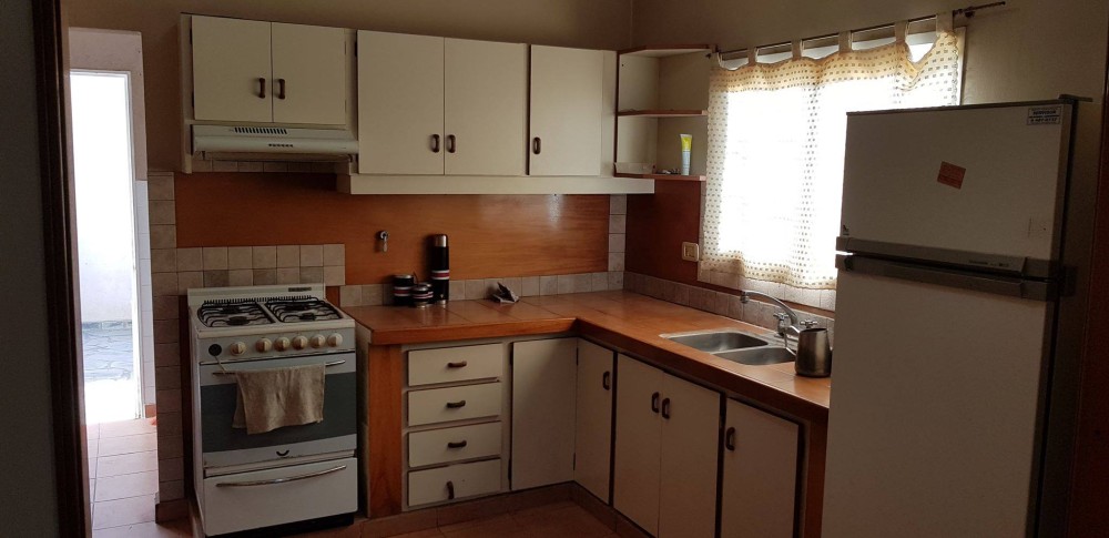 Diagonal 146 e/ 32 y 32 bis ( 32 y 144)