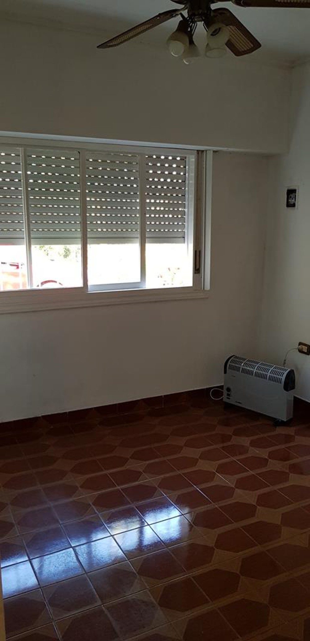 Diagonal 146 e/ 32 y 32 bis ( 32 y 144)